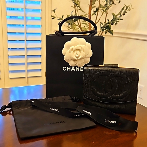 CHANEL Handbags - Chanel Caviar Leather Vintage Black Wallet w/ Dustbag, Shopping Bag,COA & Ribbon